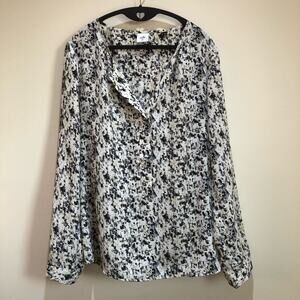 Cabi Shirt Medium Shatter Blouse Top Popover Style 3094 Career